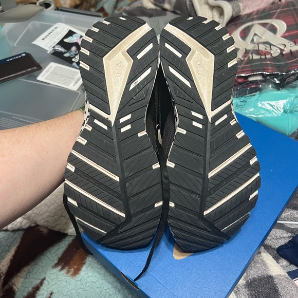 Brooks Revel 4 Snow Leopard - Picture 4 of 6